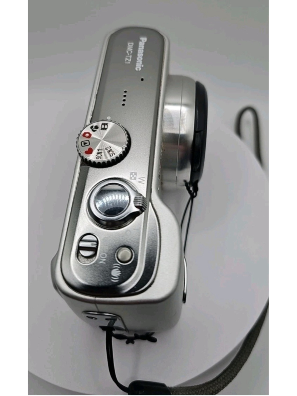Panasonic Lumix DMC-TZ1 5.0MP 10x Zoom Digital Camera Untested/For Parts - Picture 6 of 7